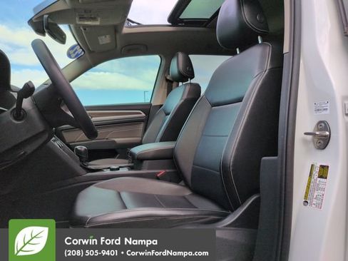 Used 2022 Volkswagen Atlas SEL AWD/4WD image 24