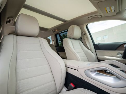 Used 2024 Mercedes-Benz GLS 450 4MATIC image 20