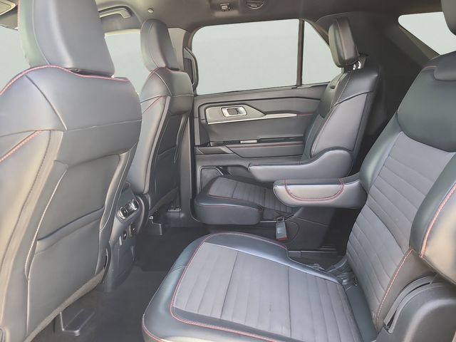 Used 2025 Ford Explorer ST-Line AWD/4WD image 7