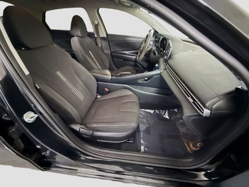 Used 2021 Hyundai Elantra SEL image 29