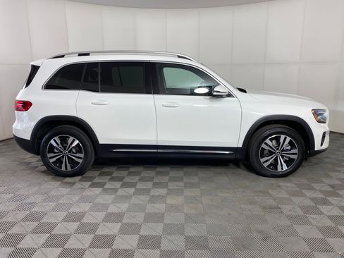 Used 2026 Mercedes-Benz GLB 250 4MATIC image 8