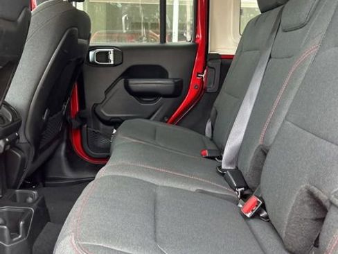 Used 2025 Jeep Wrangler Unlimited Rubicon AWD/4WD image 10