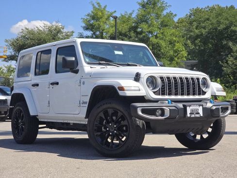Used 2024 Jeep Wrangler Unlimited Sahara AWD/4WD image 1