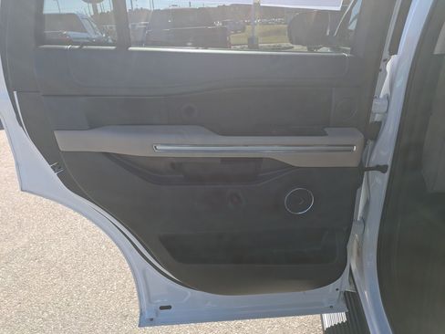 Certified 2024 Ford Expedition Limited image 31