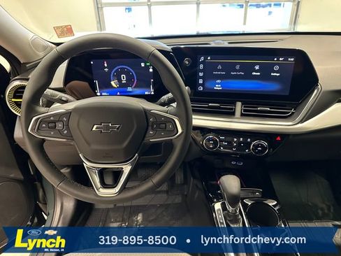 New 2026 Chevrolet Trax LT w/ Sunroof Package FWD image 8