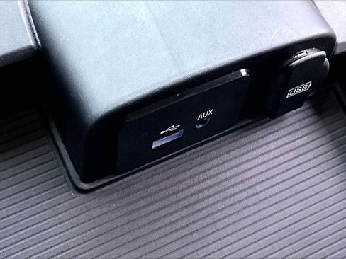 Used 2017 RAM 1500 Laramie w/ Convenience Group image 33