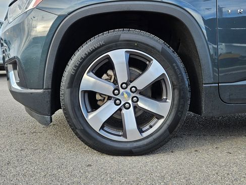 Used 2020 Chevrolet Traverse LT w/ LT Premium Package AWD/4WD image 11
