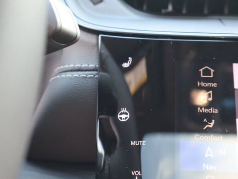 New 2026 Jeep Grand Cherokee L Limited w/ Luxury Tech Group II AWD/4WD image 22
