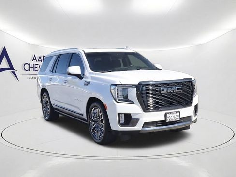 Used 2023 GMC Yukon Denali Ultimate AWD/4WD image 3