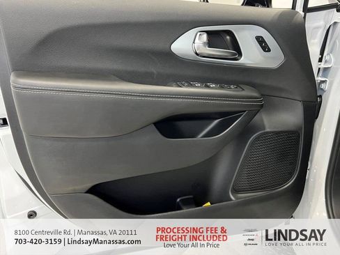 New 2026 Chrysler Pacifica Limited w/ S Appearance Package AWD/4WD image 29