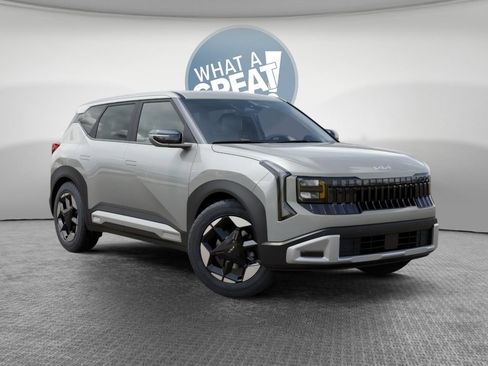 New 2027 Kia Seltos S FWD image 8