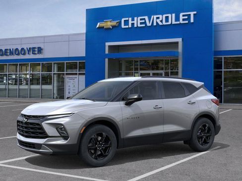 New 2025 Chevrolet Blazer LT image 2