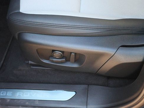 New 2026 Land Rover Range Rover Evoque Dynamic SE AWD/4WD image 31