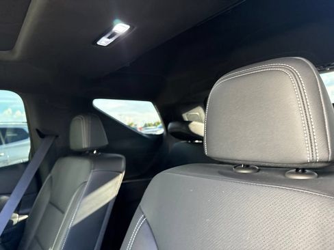 Used 2025 Chevrolet Traverse LT w/ Sun and Wheel Package FWD image 9