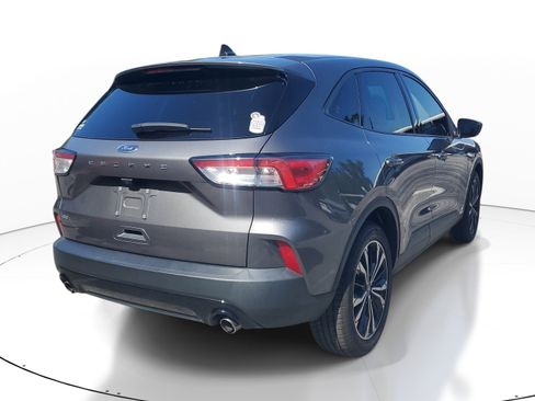 Used 2022 Ford Escape SE w/ SE Sport Appearance Package FWD image 5