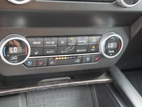 Used 2021 Ford Expedition Limited AWD/4WD image 25