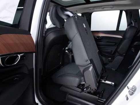 Certified 2025 Volvo XC90 T8 Plus w/ Protection Package Premier image 21