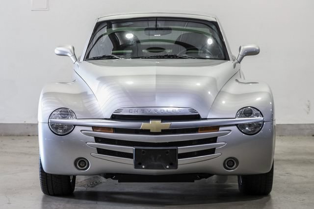 Used 2005 Chevrolet SSR w/ Preferred Equipment Group RWD image 2