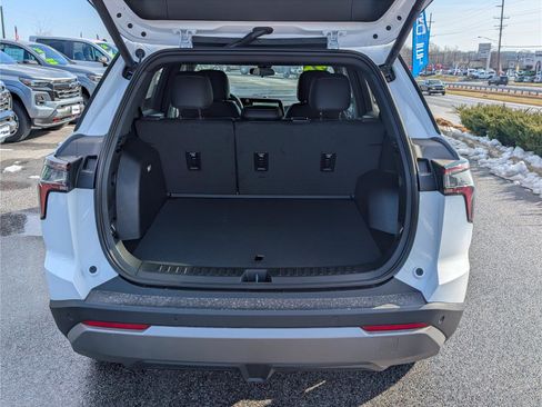 New 2026 Chevrolet Equinox LT w/ Convenience Package II image 8