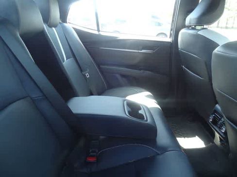 Used 2025 Toyota Camry SE w/ Convenience Package image 13