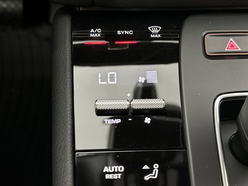 Certified 2025 Porsche Macan Turbo image 21