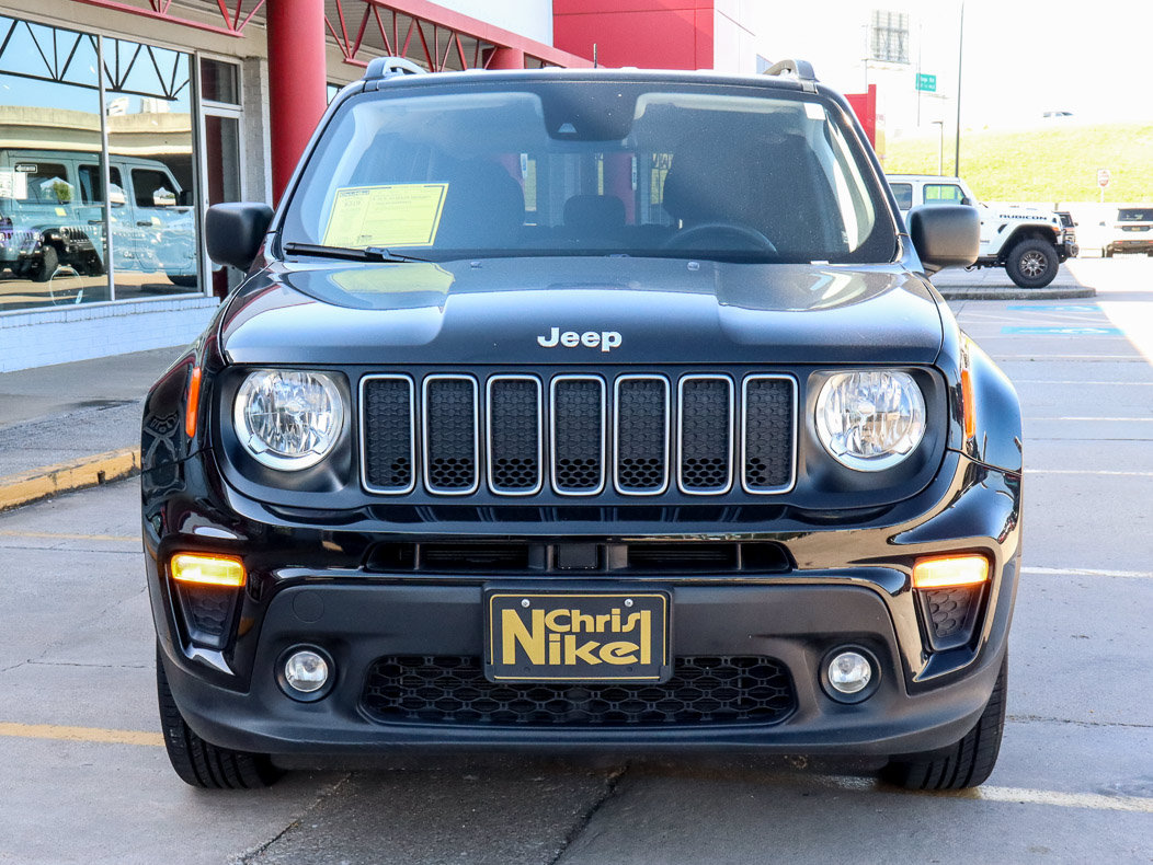 Used 2022 Jeep Renegade Latitude AWD/4WD image 3