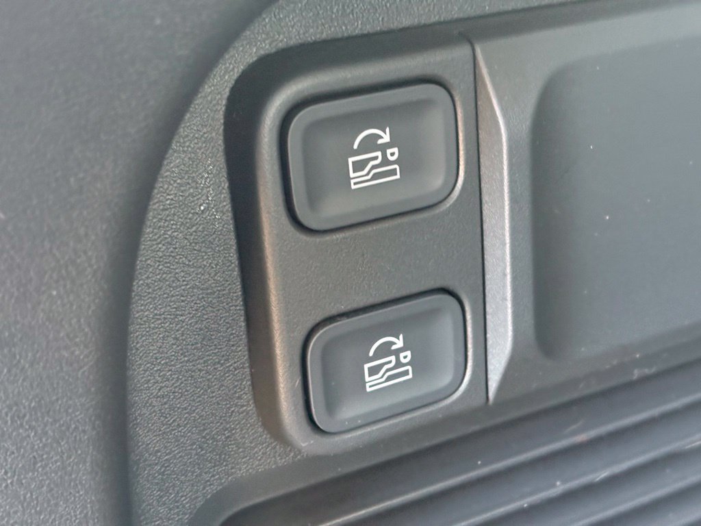 Used 2022 Rivian R1S Launch Edition Quad AWD/4WD image 6