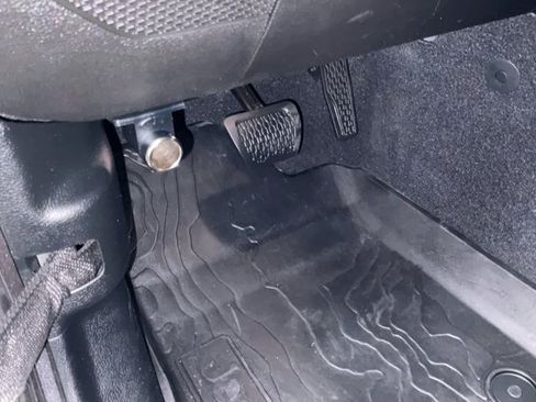 Used 2018 Jeep Wrangler Unlimited Rubicon AWD/4WD image 37