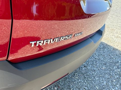 Certified 2023 Chevrolet Traverse LT w/ LT Premium Package AWD/4WD image 9