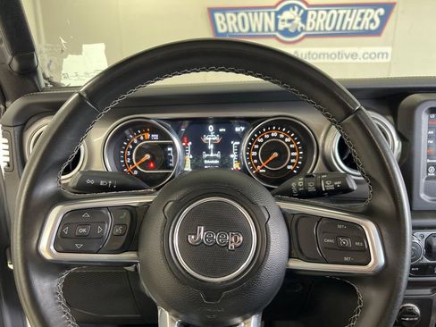 Used 2021 Jeep Wrangler Unlimited Sahara AWD/4WD image 12