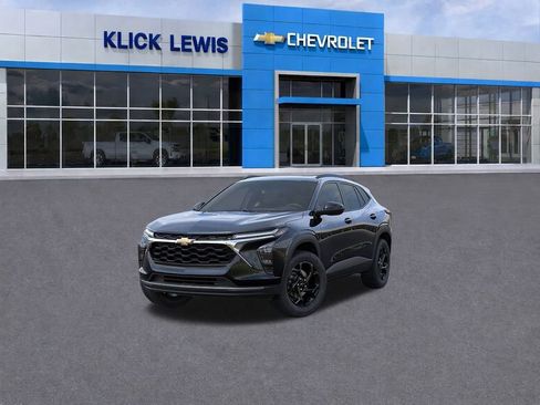 New 2026 Chevrolet Trax LT w/ Sunroof Package image 8