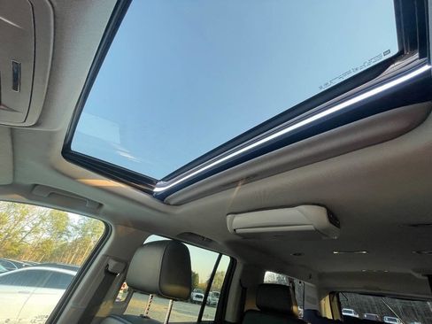 Used 2019 Chevrolet Suburban LT image 48