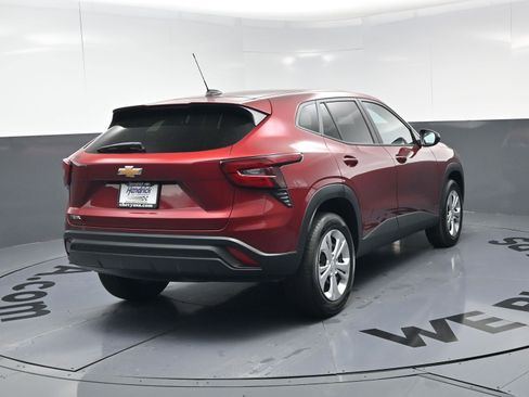 Used 2024 Chevrolet Trax LS w/ Driver Confidence Package image 9