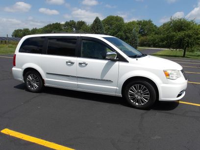 Used 2014 Chrysler Town & Country Touring-L w/ Trailer Tow Group