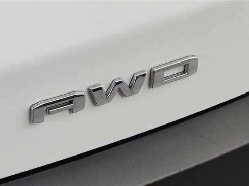 Used 2023 GMC Acadia SLE w/ Driver Convenience Package image 25