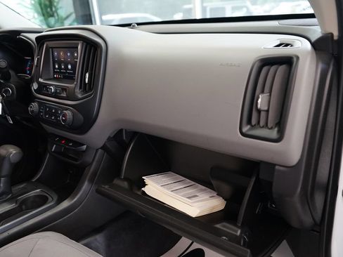 Used 2020 Chevrolet Colorado W/T RWD image 37