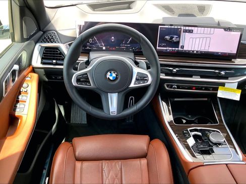 Used 2026 BMW X5 sDrive40i w/ M Sport Package image 10