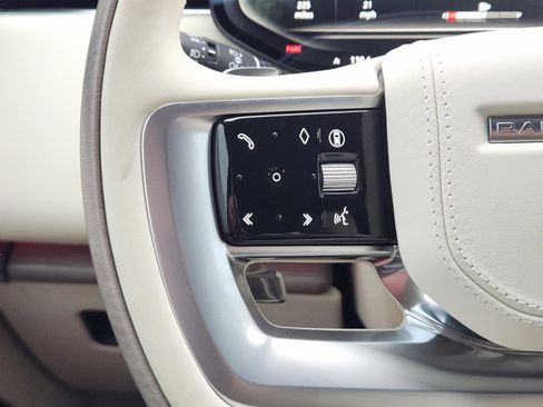 Certified 2025 Land Rover Range Rover SE AWD/4WD image 24