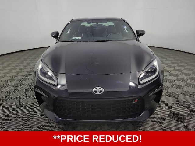 Used 2025 Toyota GR86 Premium w/ Performance Package RWD image 2