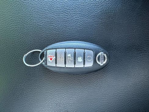 Used 2016 Nissan Pathfinder Platinum image 44