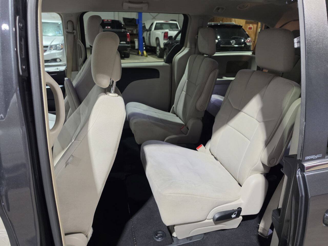 Used 2011 Chrysler Town & Country Touring FWD image 25