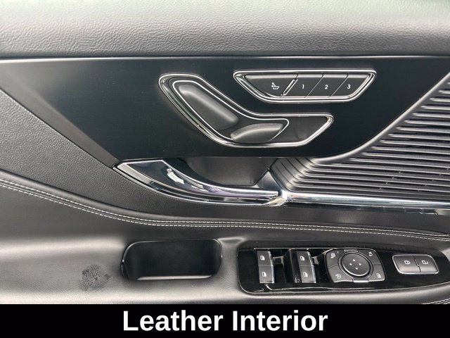 Used 2021 Lincoln Corsair AWD w/ Premium Package image 14