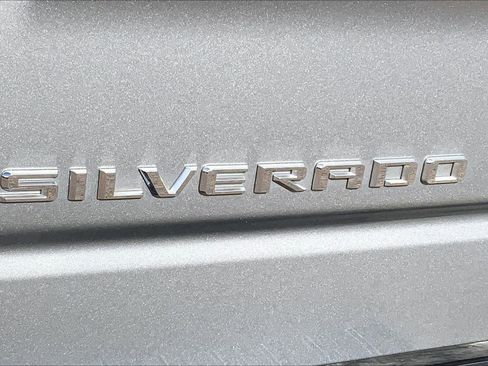 Used 2025 Chevrolet Silverado 1500 LT image 32
