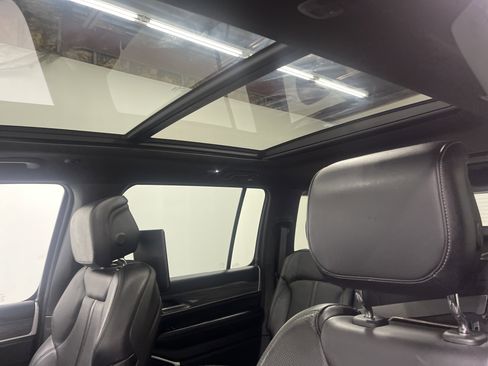 Used 2022 Jeep Wagoneer Series II w/ Premium Group I image 13