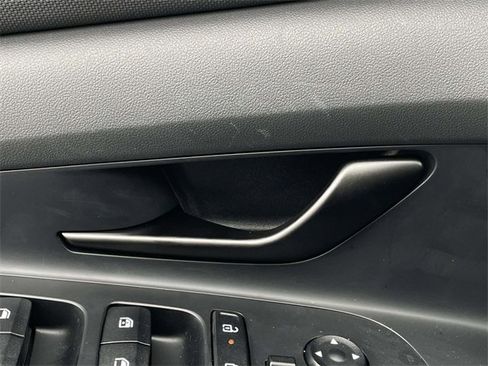 Certified 2025 Hyundai Elantra Sport image 18