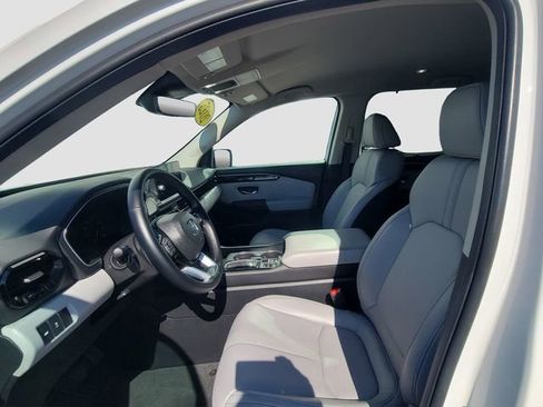 Used 2025 Honda Pilot EX-L image 4