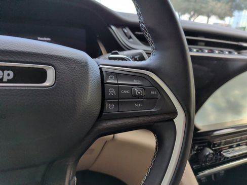 Used 2022 Jeep Grand Cherokee L Limited image 20