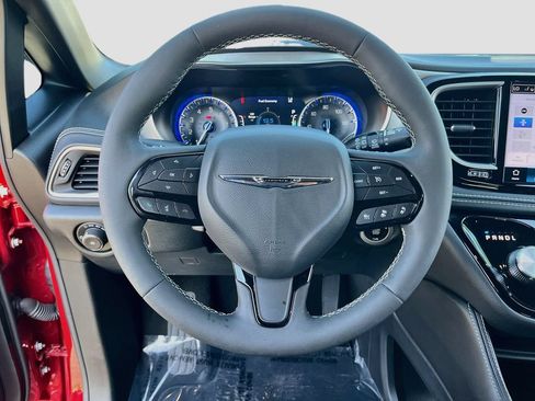 Used 2026 Chrysler Pacifica Limited w/ S Appearance Package FWD image 11