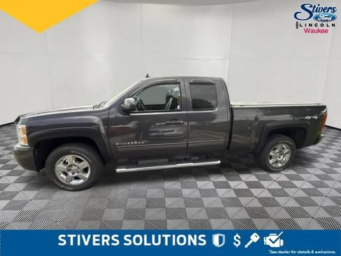 Used 2010 Chevrolet Silverado 1500 LTZ w/ Convenience Package AWD/4WD image 10
