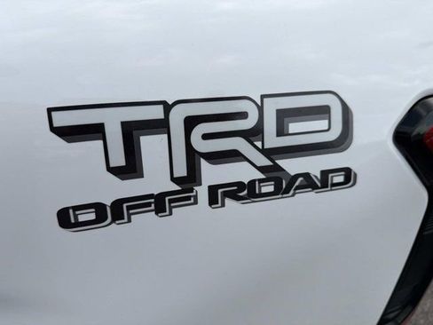 Certified 2024 Toyota Tacoma TRD Off-Road AWD/4WD image 31